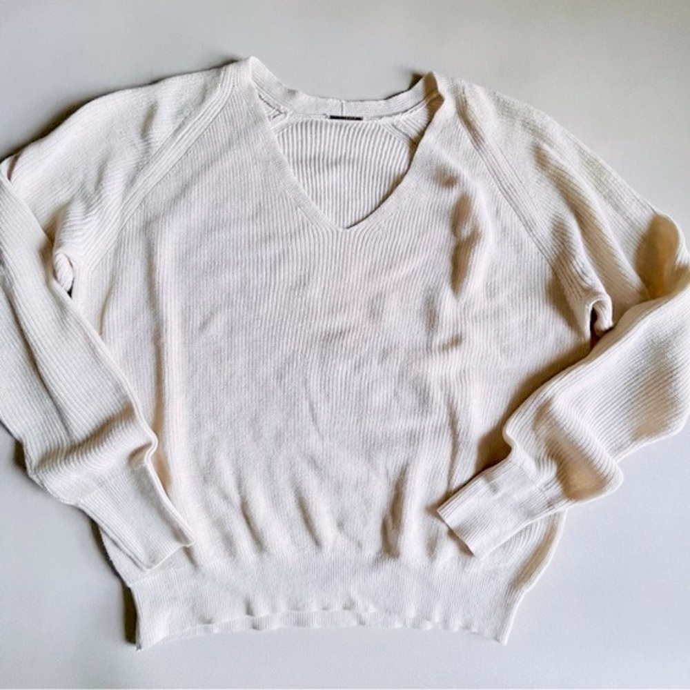 elie tahari knit V-neck pullover sweater